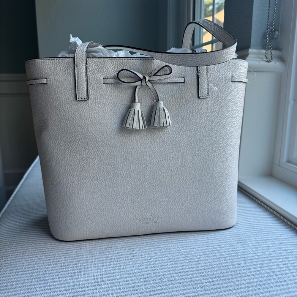 Kate Spade Pebbled Leather Hayes Medium Top Zip Tote in Parchment NWT